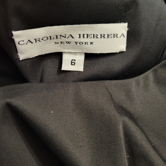 Carolina Herrera Red & Black Colorblock Sheath Dress - Picture 4 of 7